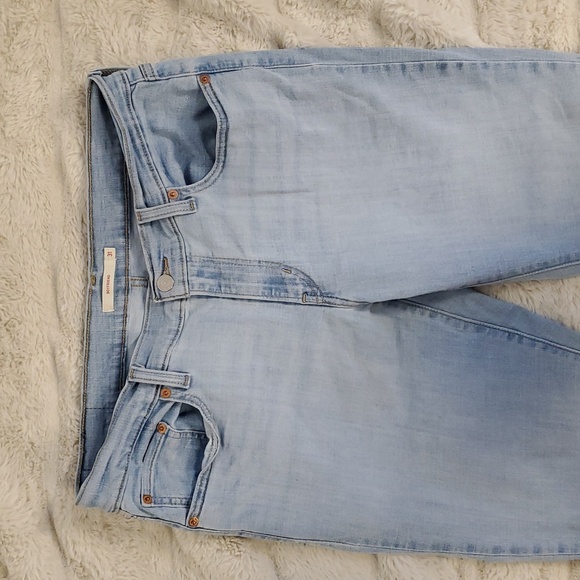 Levi's Light Wash Boyfriend Jeans 31x27 - Picture 2 of 13